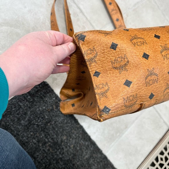 Authentic MCM purse, with dust bag - Picture 2 of 6